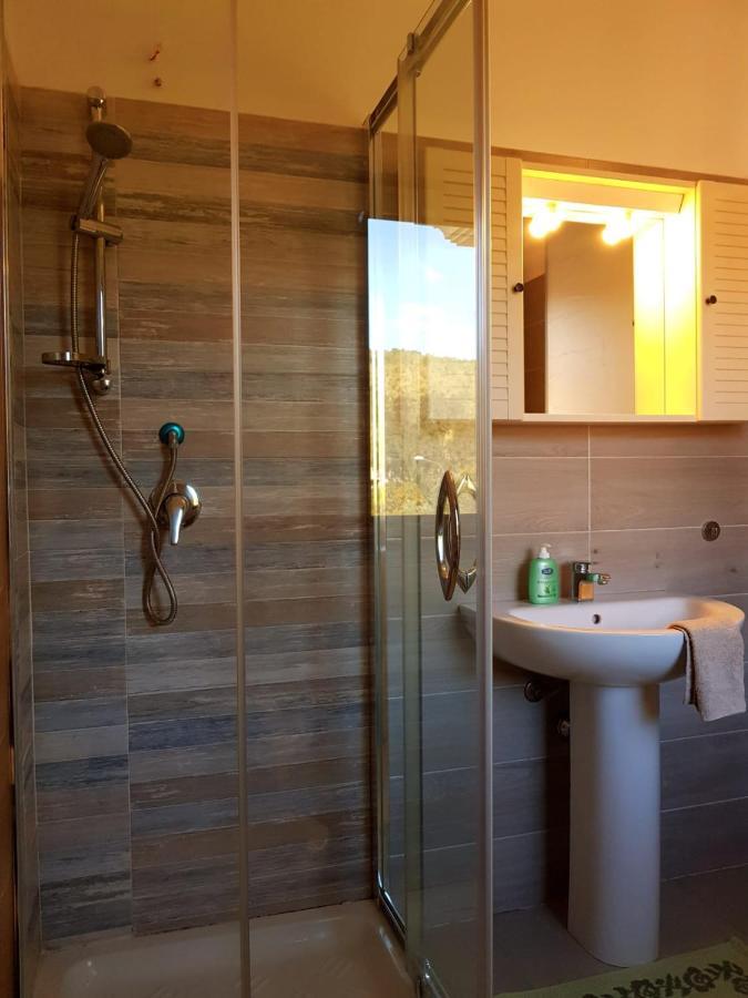 Borgo San Giorgio Appartement Àrbatax Buitenkant foto