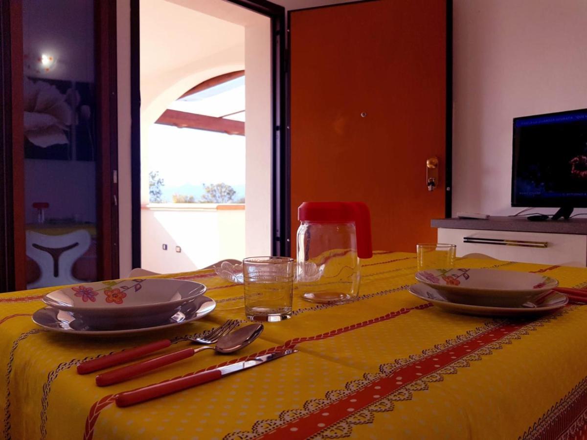 Borgo San Giorgio Appartement Àrbatax Buitenkant foto