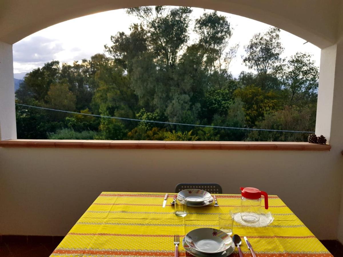 Borgo San Giorgio Appartement Àrbatax Buitenkant foto