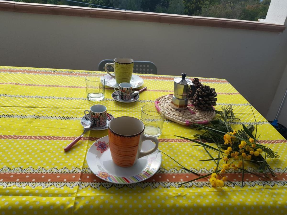 Borgo San Giorgio Appartement Àrbatax Buitenkant foto