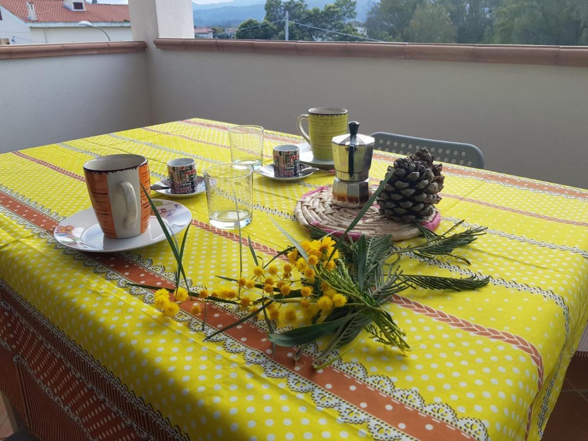 Borgo San Giorgio Appartement Àrbatax Buitenkant foto