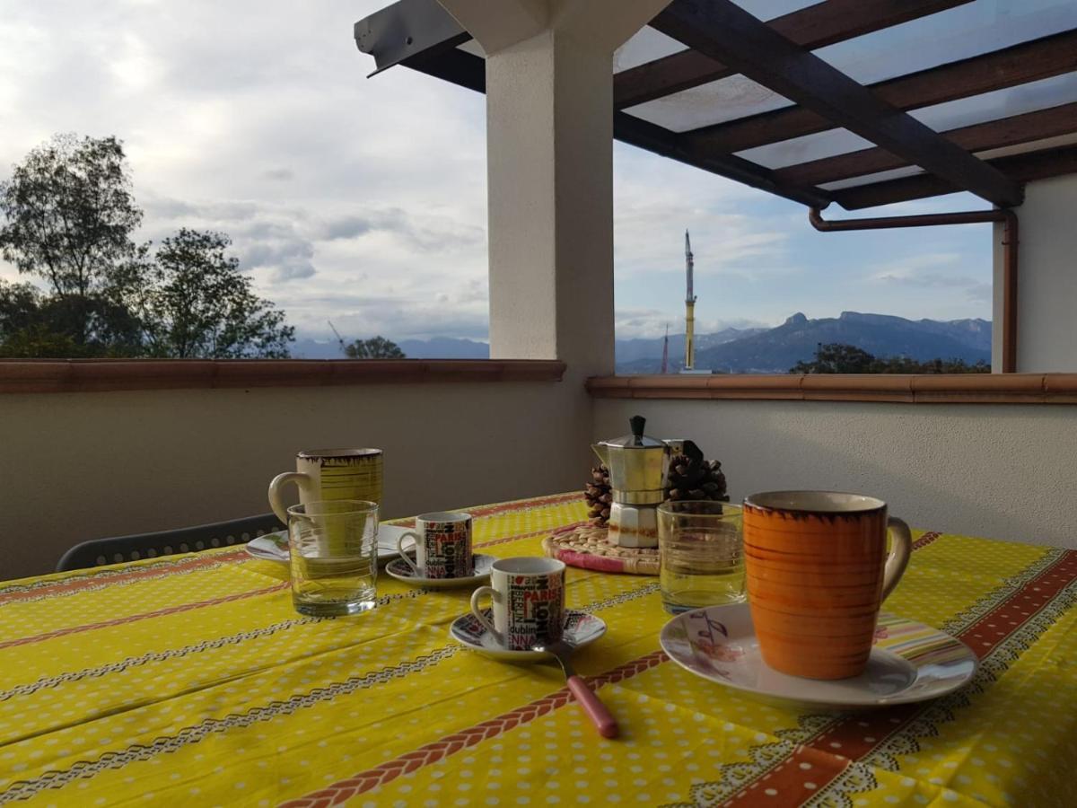 Borgo San Giorgio Appartement Àrbatax Buitenkant foto